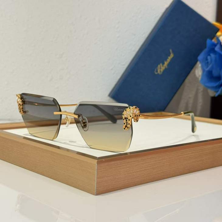 Picture of Chopard Sunglasses _SKUfw74405256fw